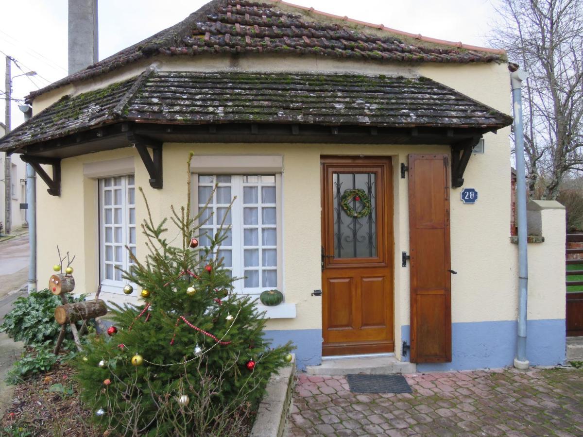 Charmante Maison Pres De Vezelay Voutenay-sur-Cure Екстериор снимка