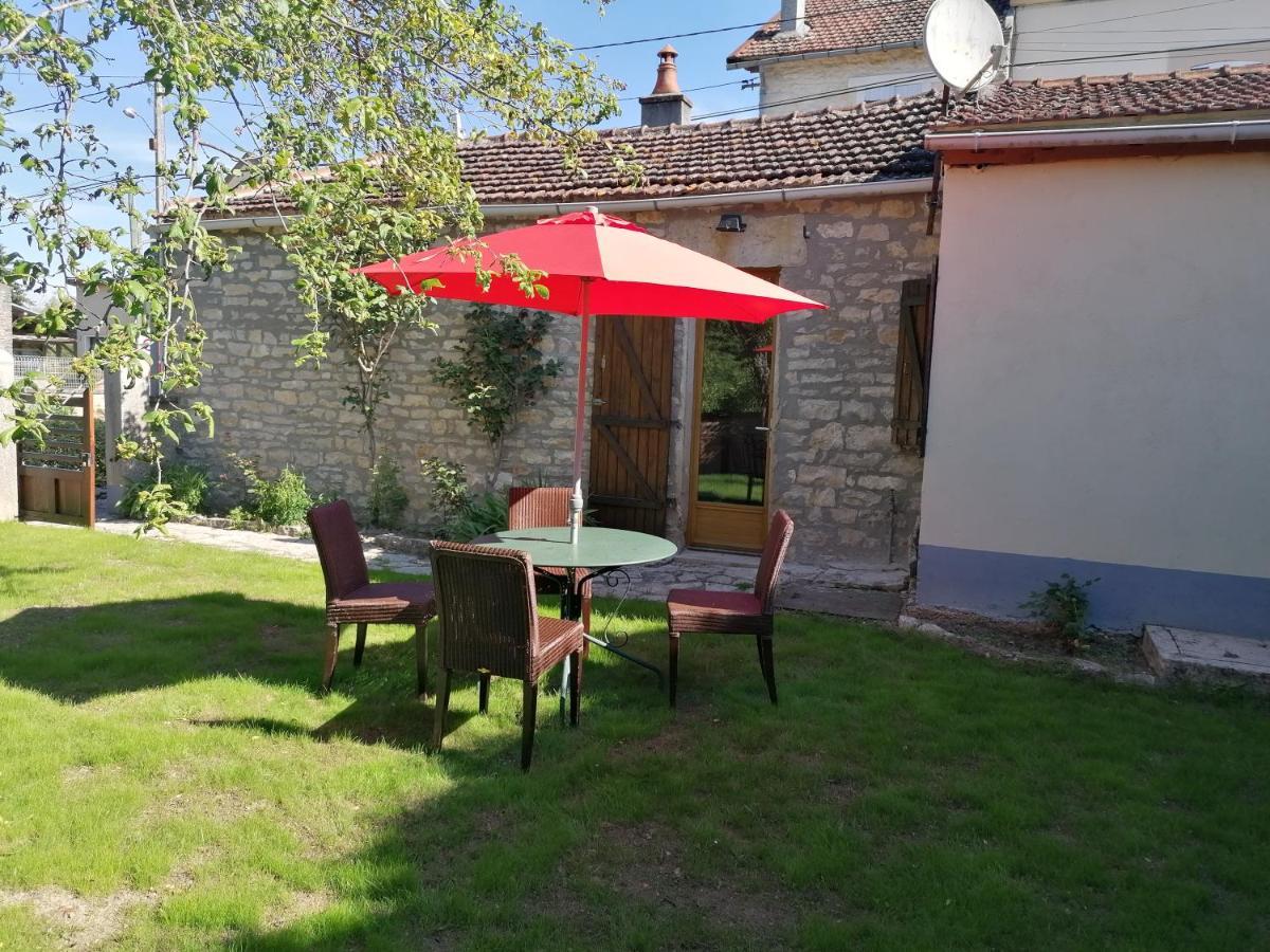 Charmante Maison Pres De Vezelay Voutenay-sur-Cure Екстериор снимка
